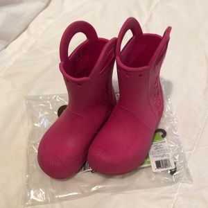 crocs handle rain boots for kids size 11